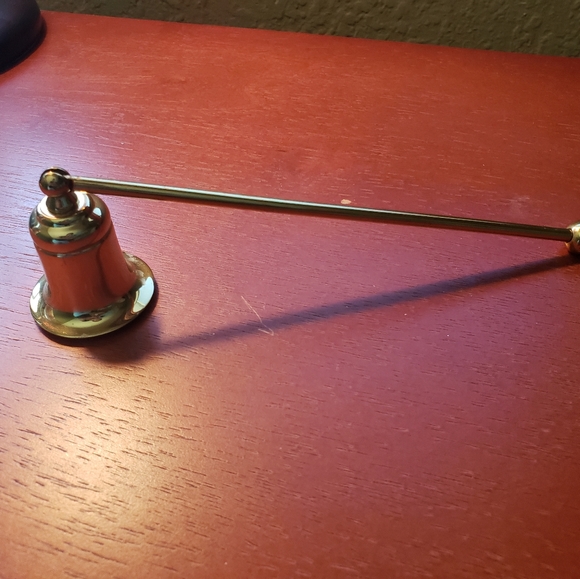 Candle snuffer